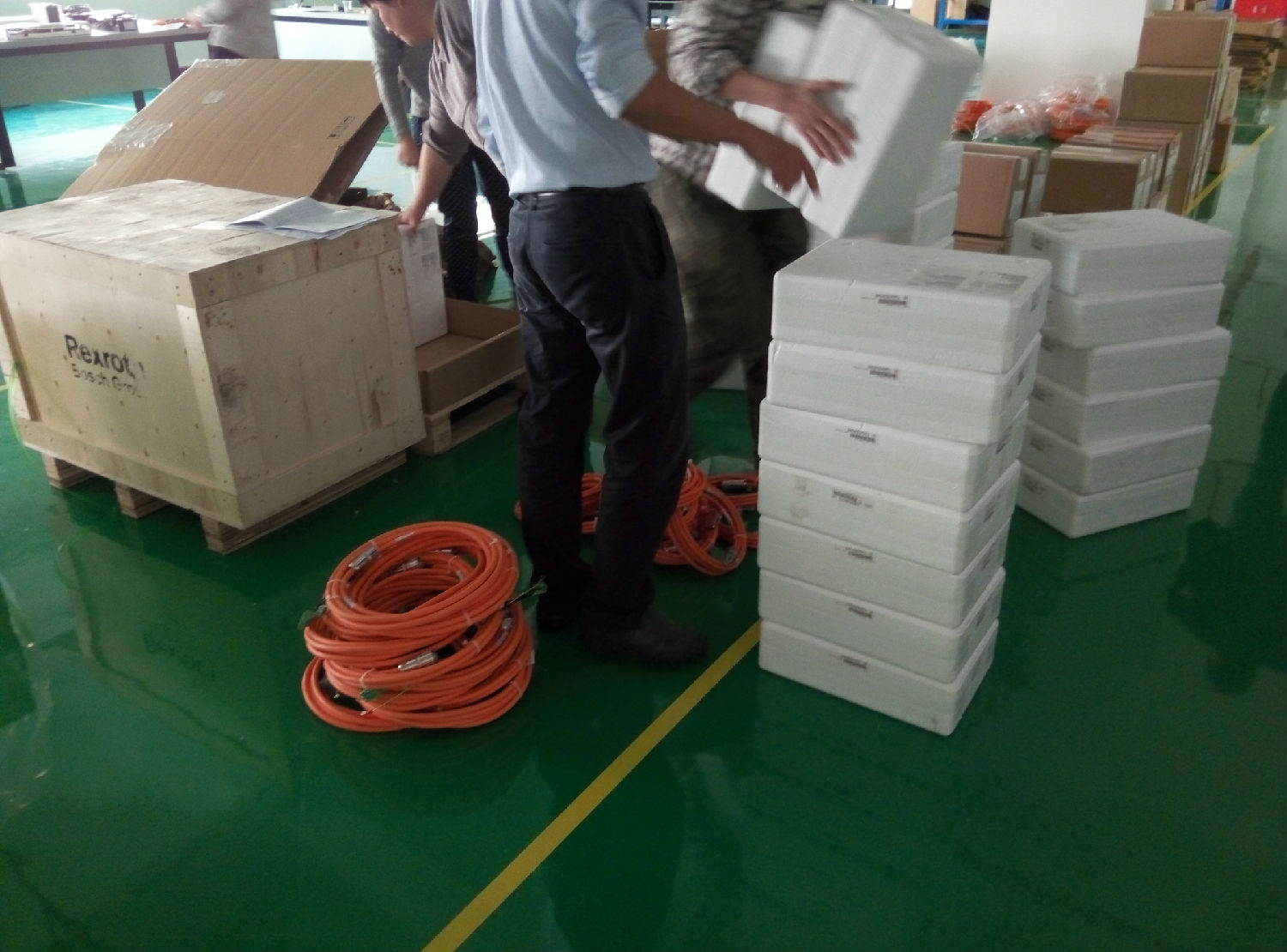 力士樂伺服電機(jī)等 力士樂伺服電機(jī)等