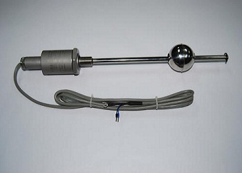 感應式水位傳感器實測水位信號與設定信號對比