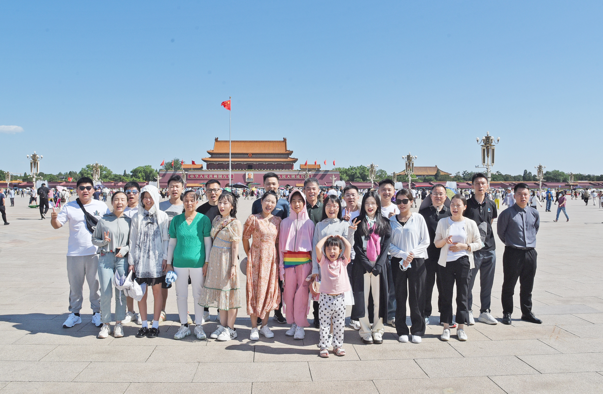 春暖花開游故宮，風和日麗登長城！